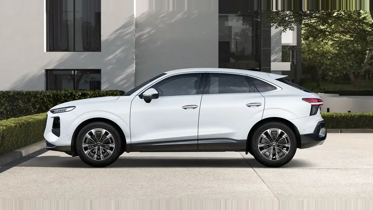 Audi Q3 Sportback Advanced TDI 110kW S Tronic en renting en Elche — Lateral