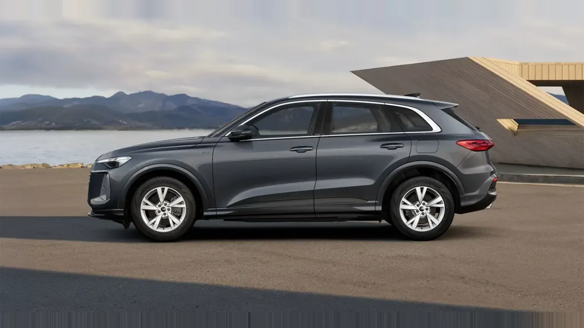 Audi Q5 Advanced e-hybrid quattro 220kW S tronic en renting en Elche — Lateral