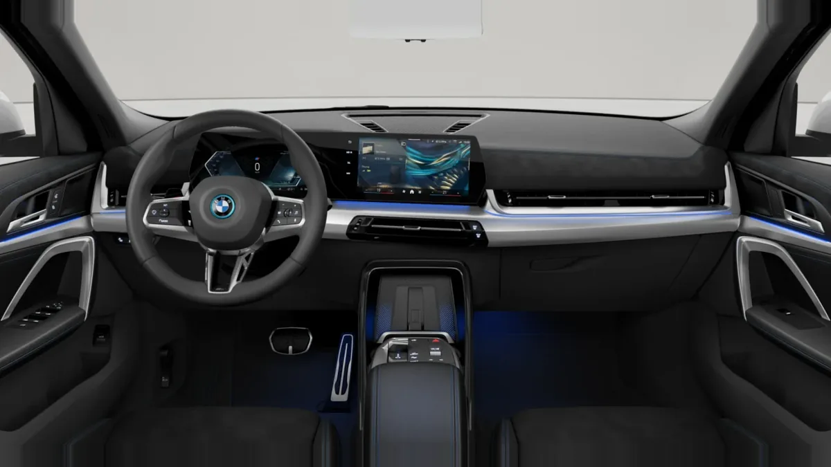 BMW ix2 eDrive20 en renting en Elche — Delantera