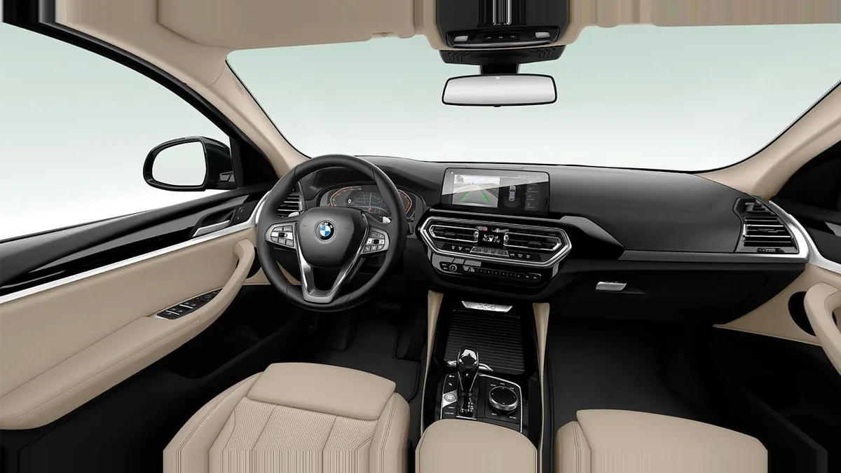 BMW X4 xDrive20d xLine en renting en Elche — Delantera