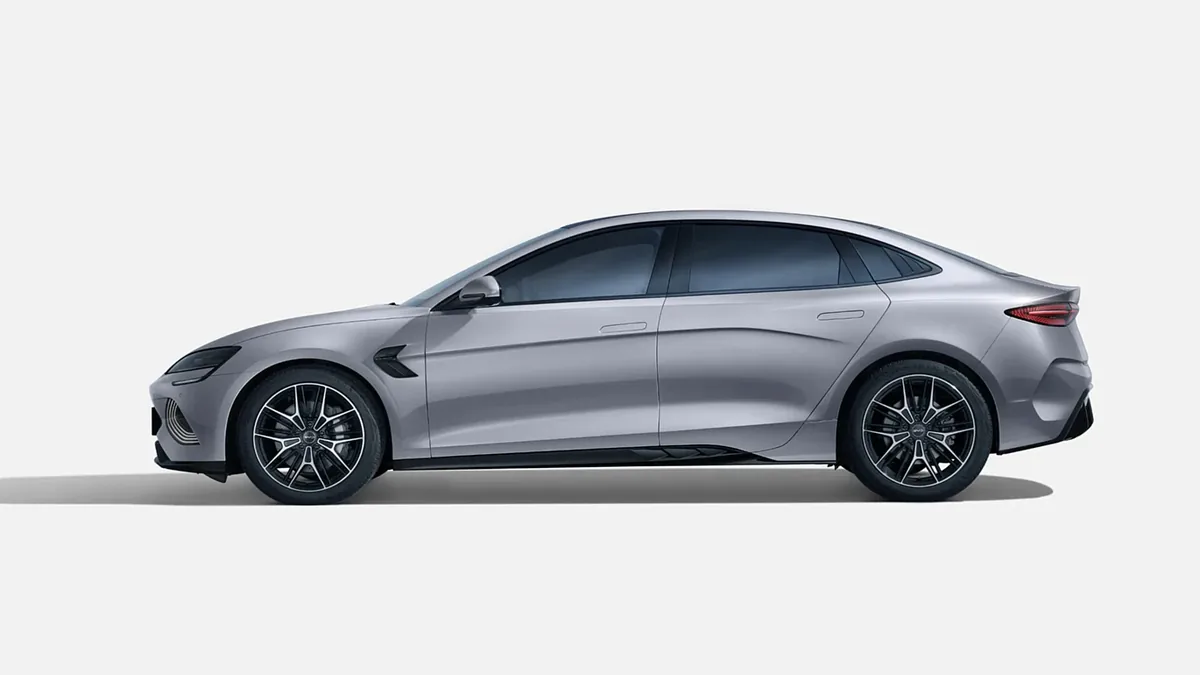 BYD Seal Design RWD en renting en Elche — Lateral
