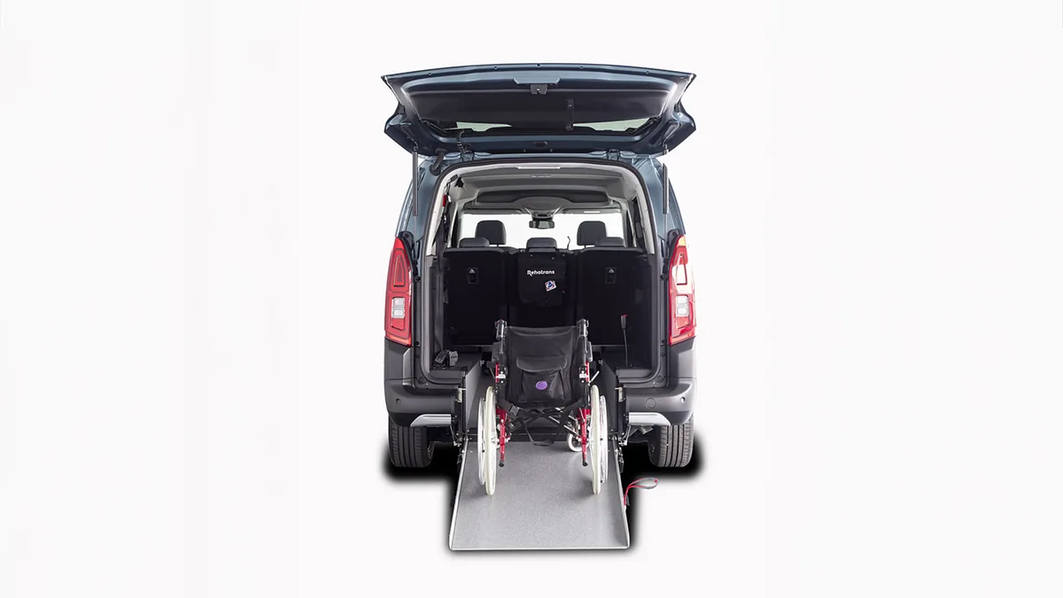 Citroën Berlingo Talla XL BlueHDi 100 YOU L2 N1 Adaptado en renting en Elche — Trasera