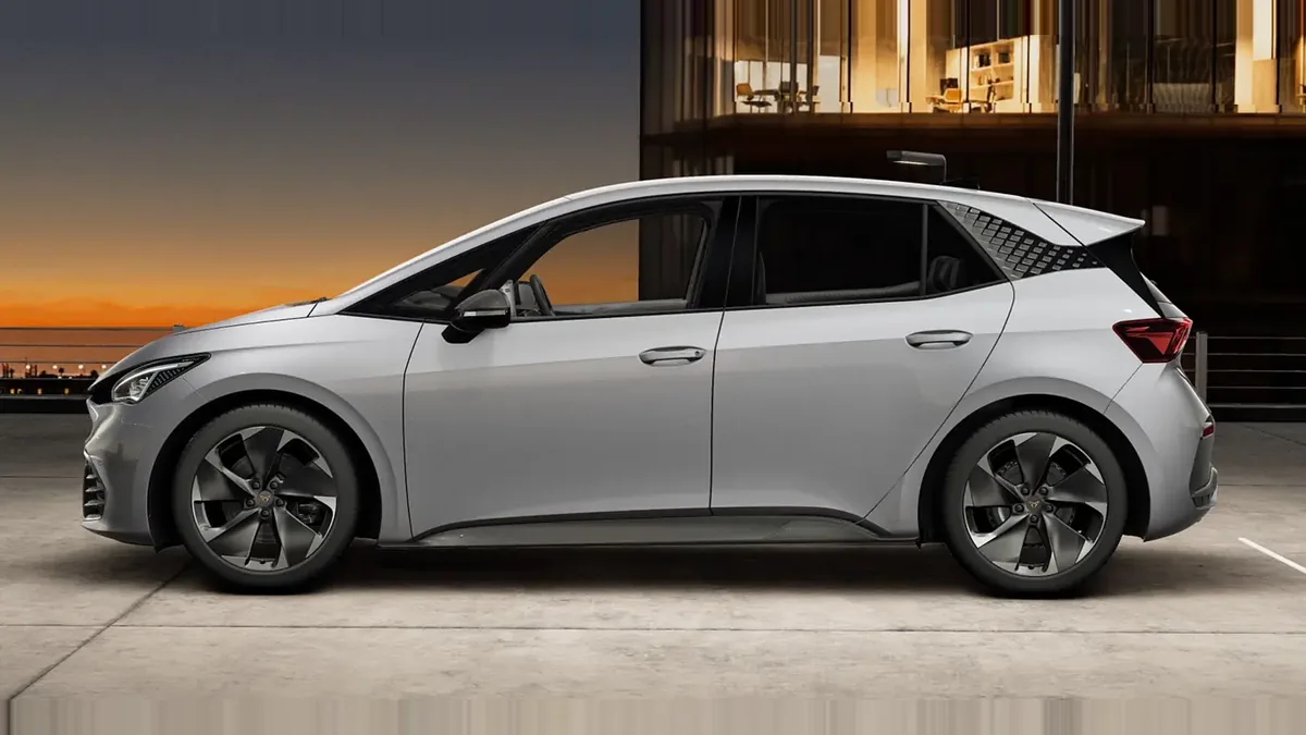 CUPRA Born e-Boost Pack Advanced Plus en renting en Elche — Trasera