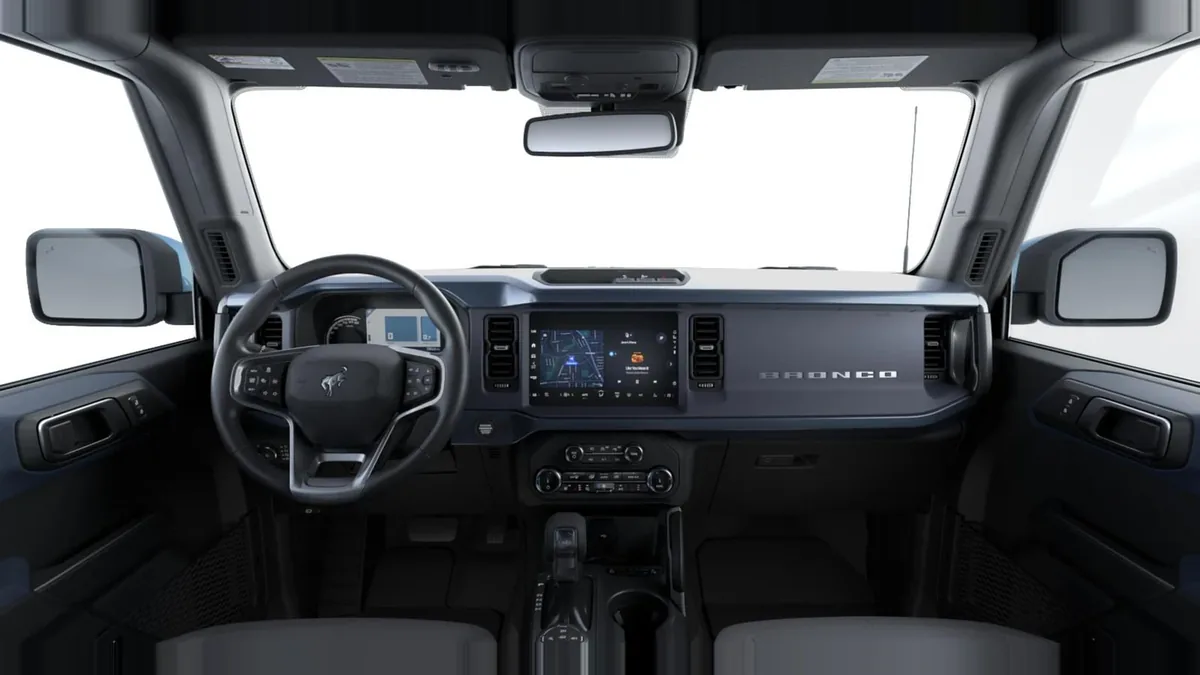 Ford Bronco Outer Banks 2.7 Ecoboost 335CV Automático 4x4 en renting en Elche — Delantera