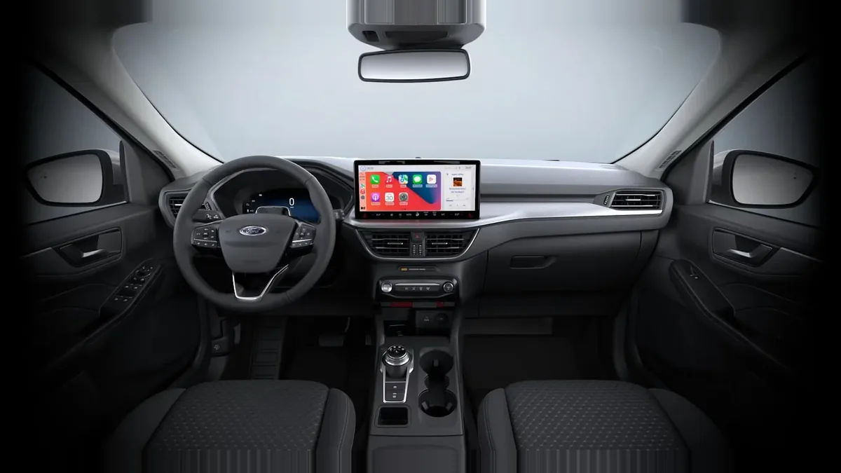 Ford Kuga MCA Titanium 2.5 Duratec PHEV 243CV Auto en renting en Elche — vista 6
