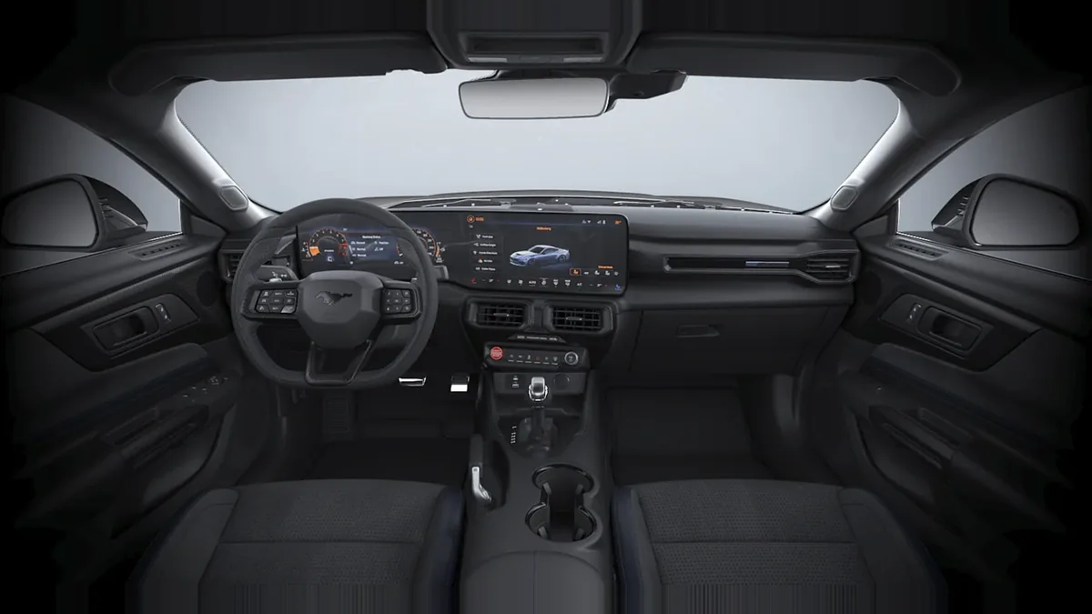 Ford Mustang 5.0 Ti-VCT V8 Mustang Dark House AT en renting en Elche — Delantera