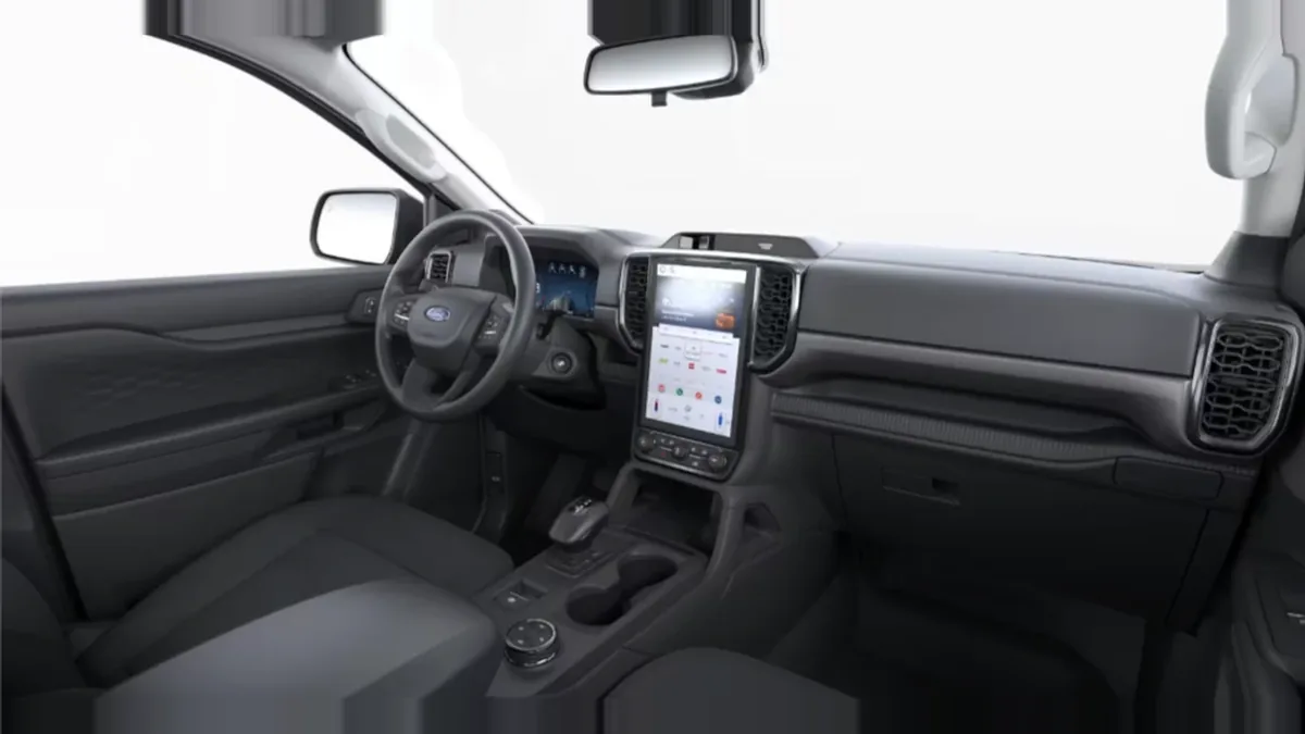 Ford Ranger XLT Doble Cabina 3.0 EcoBlue V6 240CV Automático en renting en Elche — Interior
