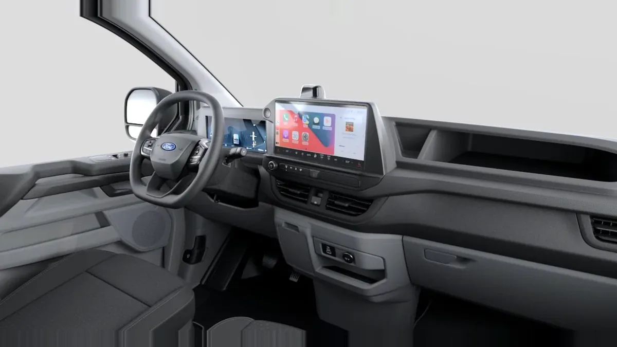 Ford TRANSIT CUSTOM  Kombi BEV 83kWh 100kW 340 L1 Trend en renting en Elche — Delantera