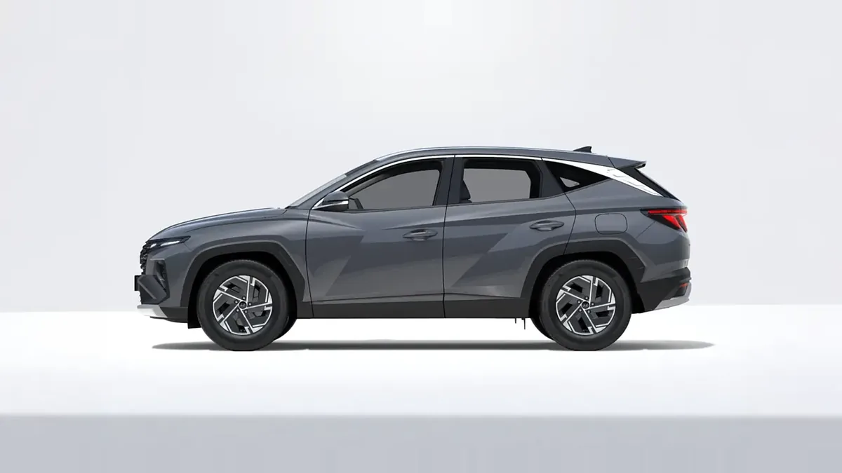 Hyundai Tucson Híbrido 1.6T HEV Klass AT 239CV en renting en Elche — Lateral