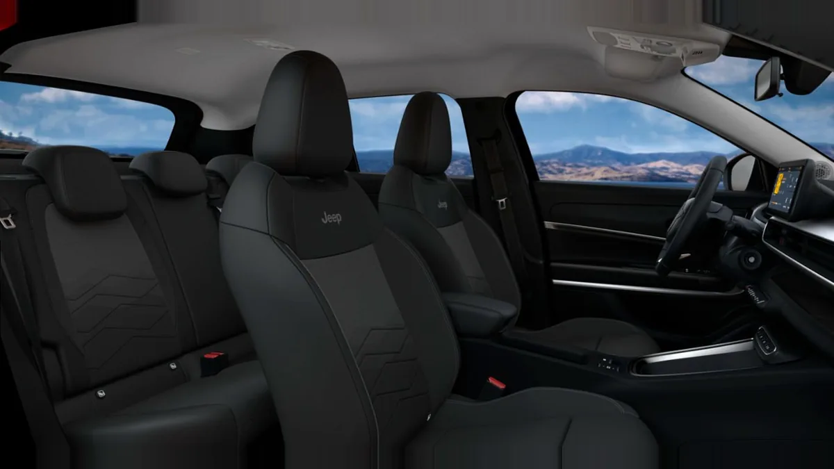 Jeep AVENGER E-HYBRID ALTITUDE en renting en Elche — vista 7