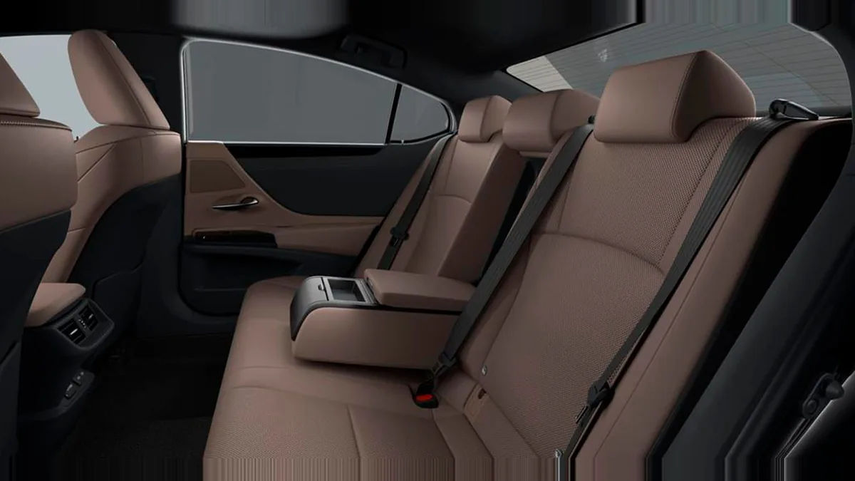 Lexus ES 2.5 300h Premium en renting en Elche — vista 6