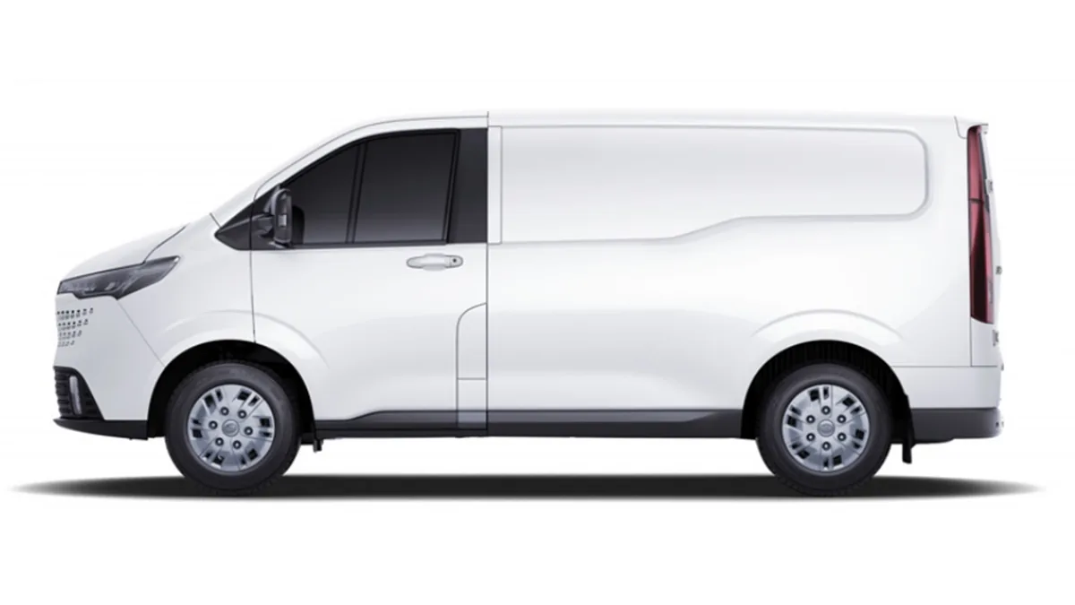Maxus DELIVER 7 L1H1 CT3 (MERCANCIAS TERCEROS) en renting en Elche — Lateral