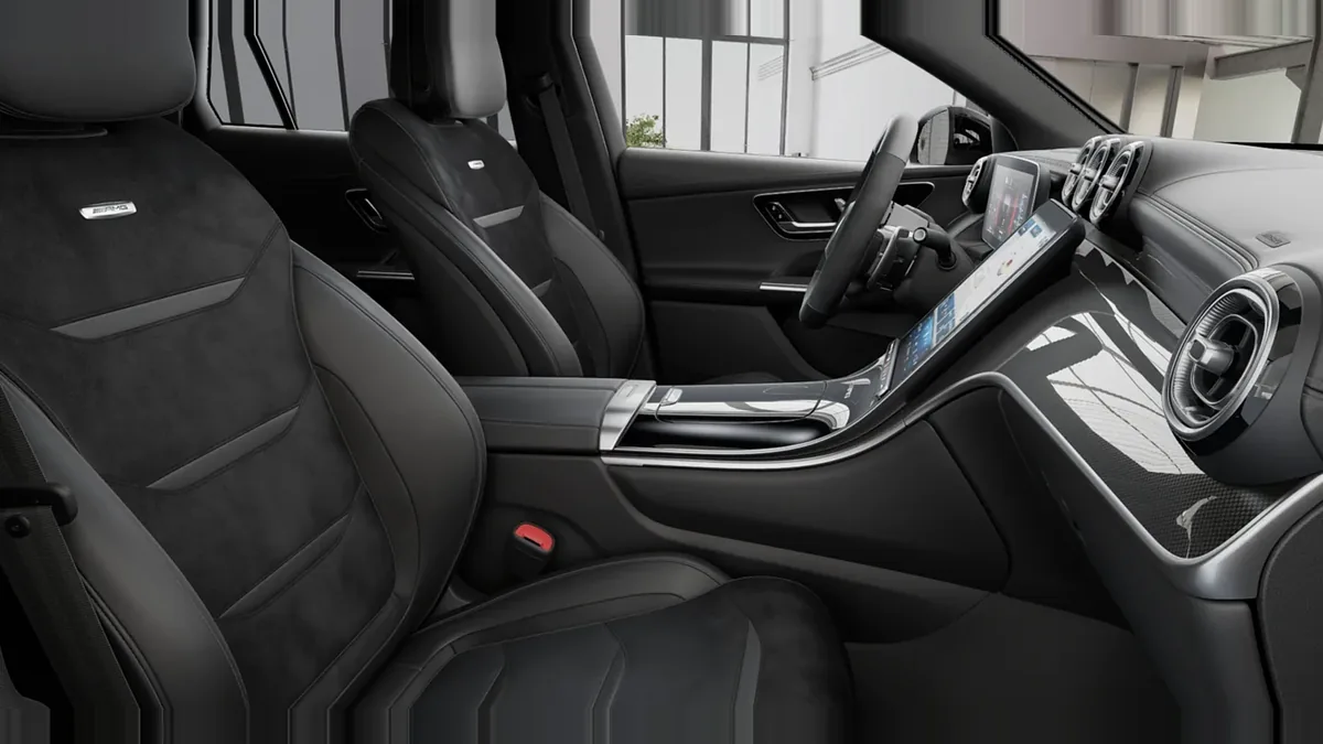 Mercedes-AMG GLC Coupé 63 S E Performance en renting en Elche — Interior