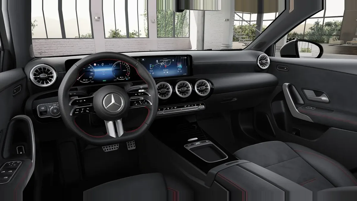 Mercedes-Benz CLASE A 250 e con tecnología híbrida EQ en renting en Elche — Trasera