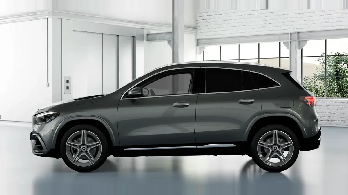 Mercedes-Benz GLA 200d ATH en renting en Elche — Lateral