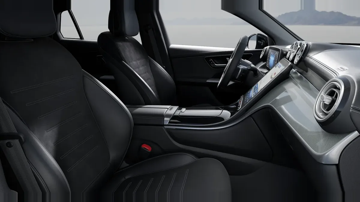 Mercedes-Benz GLC Coupé 300 de 4MATIC QS en renting en Elche — Interior