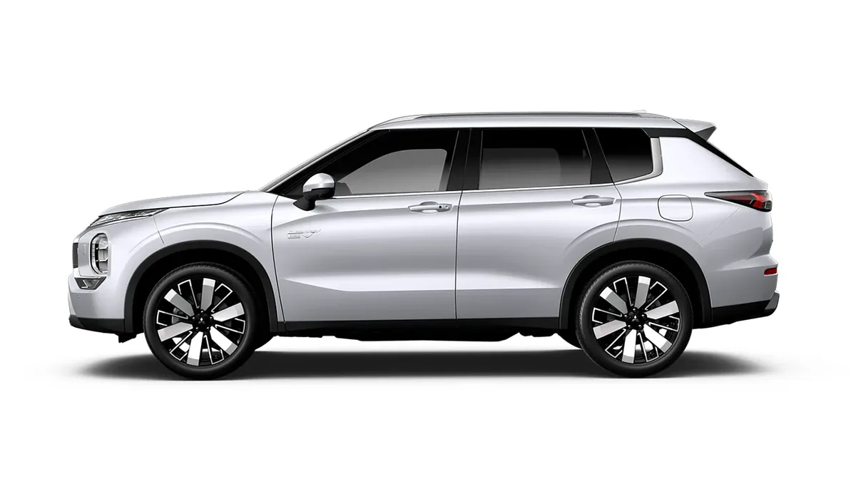 Mitsubishi Outlander PHEV Kaiteki 4WD 306CV en renting en Elche — Delantera