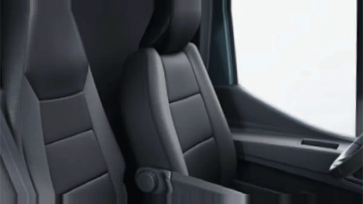Nissan Interstar N1 L2H2 (3.5T) dCi 96kW (130CV) FWD Acenta en renting en Elche — Interior