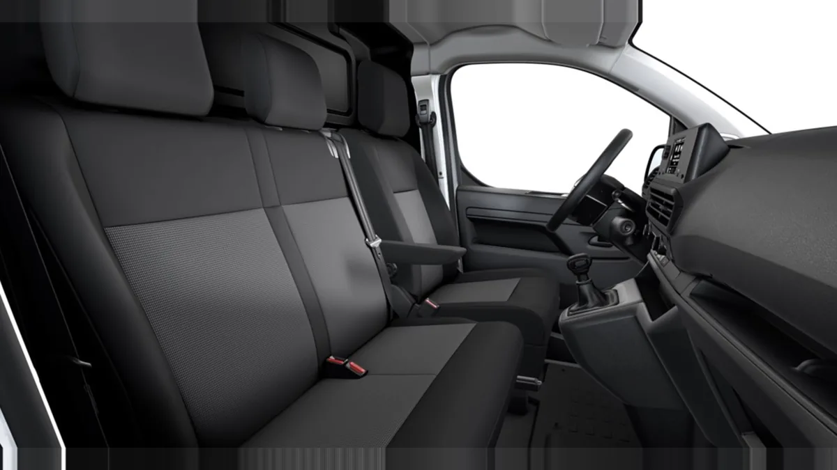 Peugeot Expert Furgón M Diésel 150CV en renting en Elche — Interior