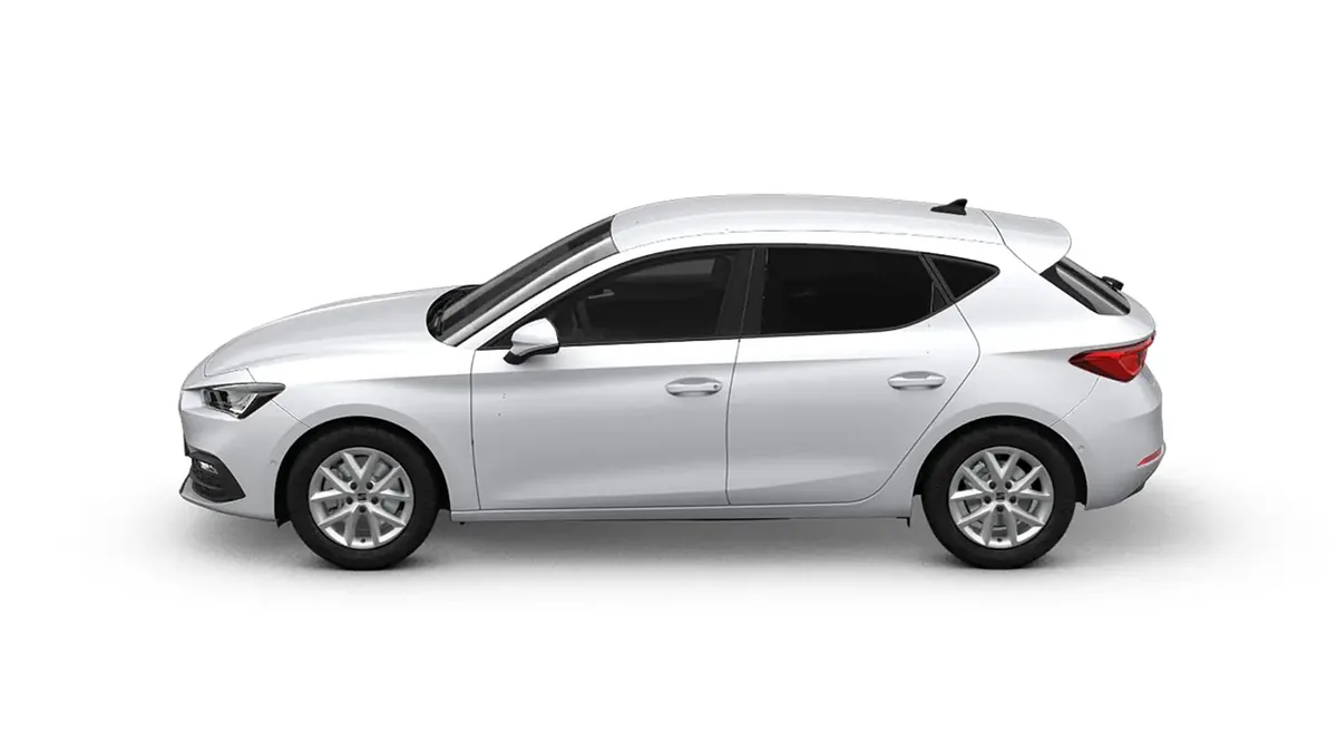 SEAT León 1.5 eTSI DSG-7 S&S Style XL en renting en Elche — Trasera