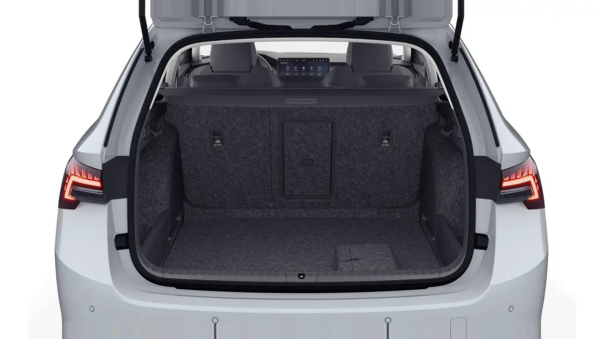 Škoda Octavia Combi 2.0 TDI DSG Selection en renting en Elche — vista 9