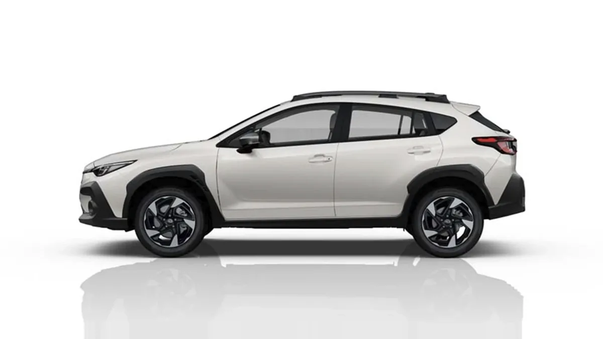 Subaru Crosstrek 2.0i Hybrid Field CVT en renting en Elche — Trasera