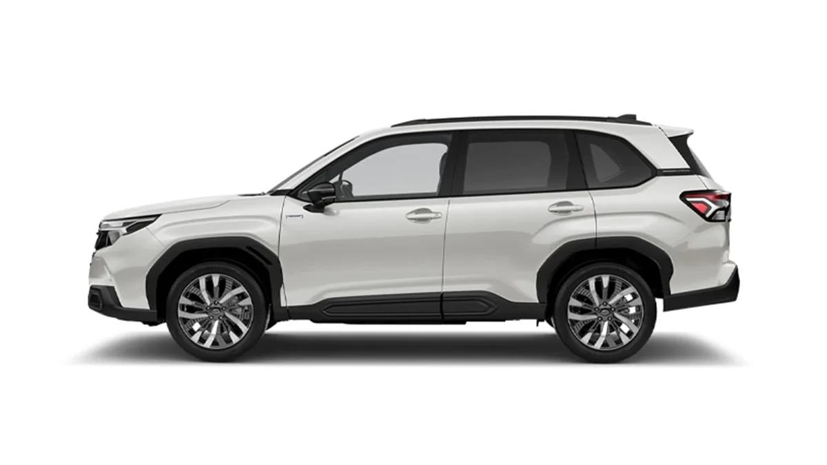 Subaru Forester 2.0i Hybrid Field CVT en renting en Elche — Trasera