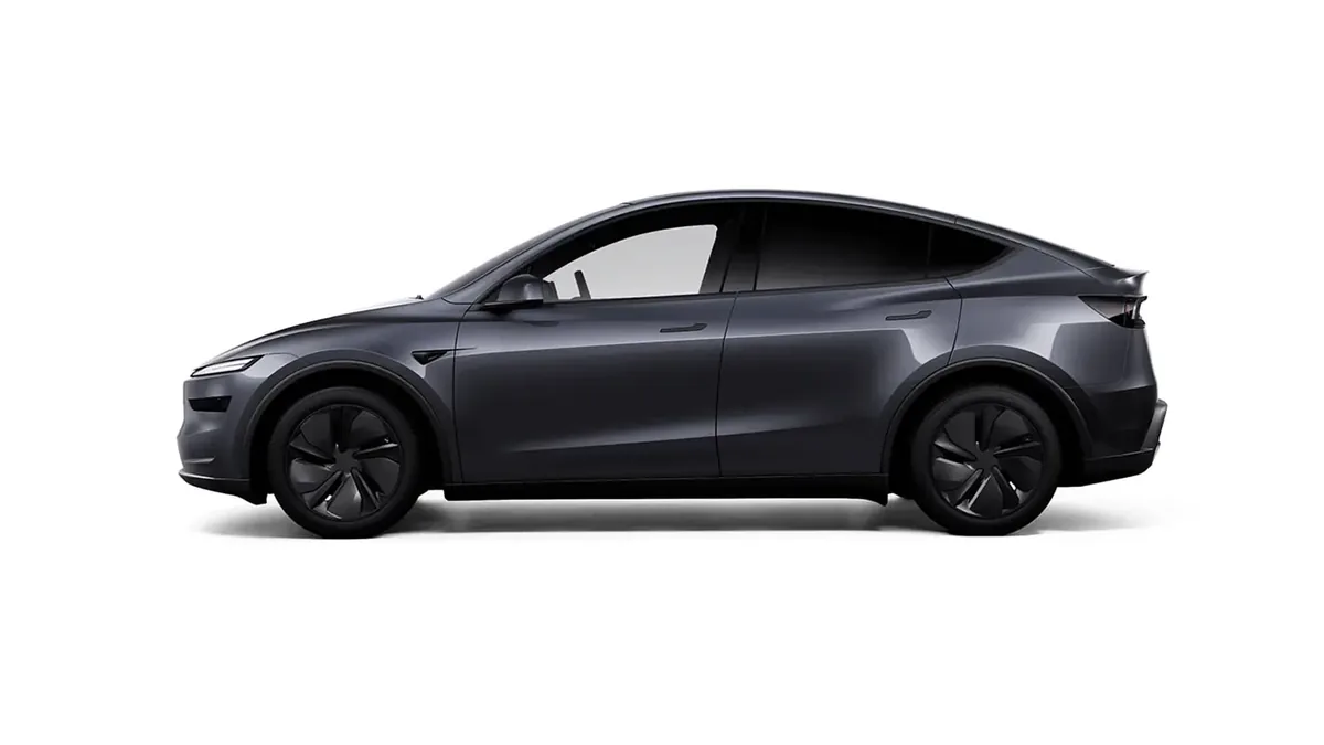 Tesla Model Y Performance AWD en renting en Elche — Lateral