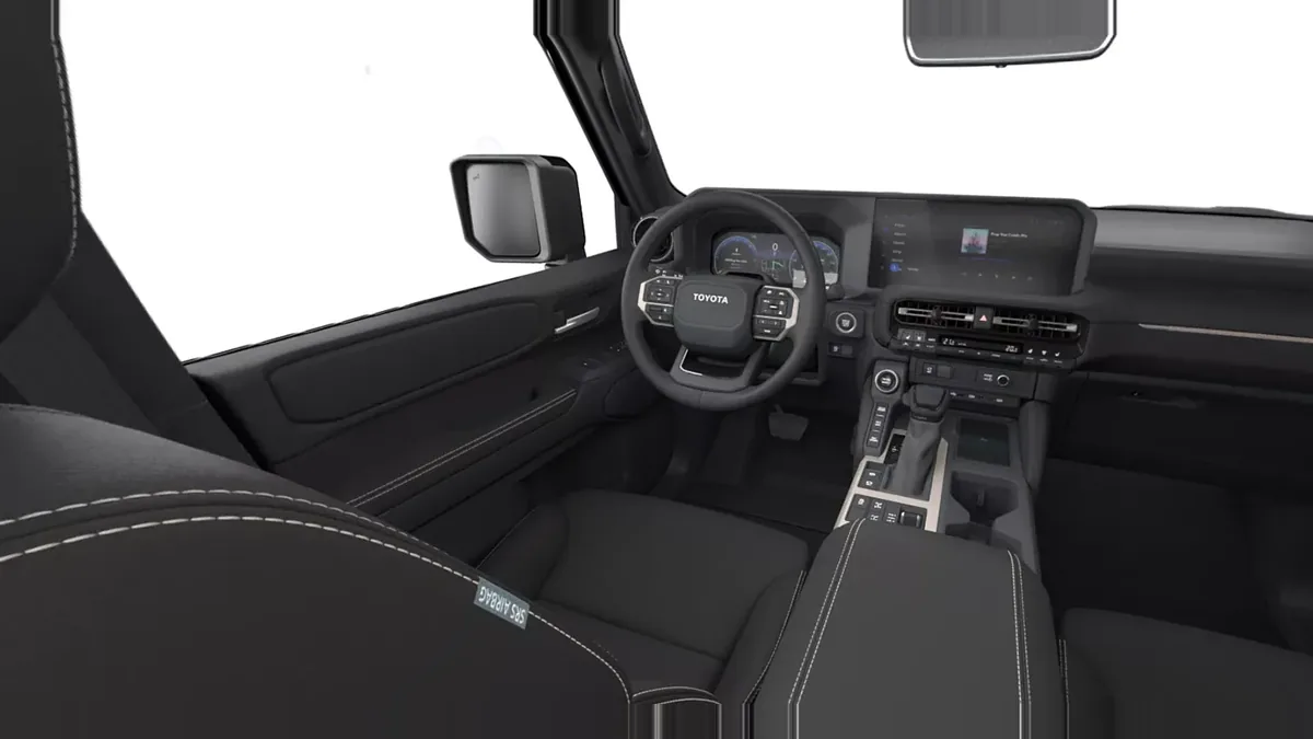 Toyota Land Cruiser 250 Hybrid 48V VX en renting en Elche — Interior