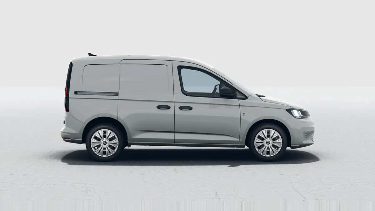Volkswagen Caddy Cargo PHEV 1.5 TSI eHybrid en renting en Elche — vista 6